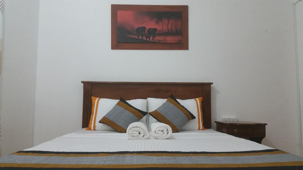 Hotel Sanasuma Rest Anuradhapura Esterno foto