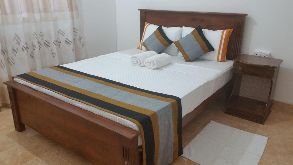 Hotel Sanasuma Rest Anuradhapura Esterno foto