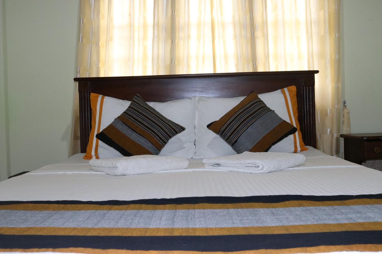 Hotel Sanasuma Rest Anuradhapura Esterno foto