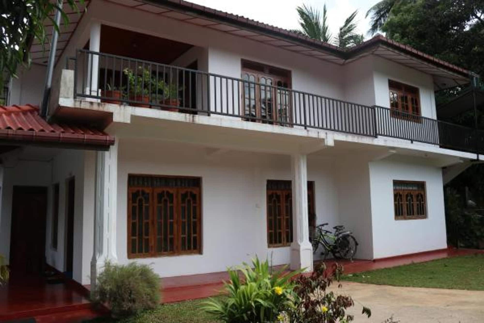 Hotel Sanasuma Rest Anuradhapura Esterno foto